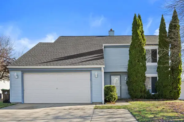 8150 S Waring Dr, Oak Creek, WI 53154