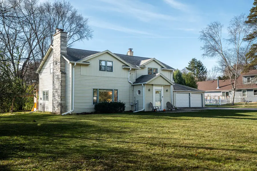 1933 W Donges Bay Rd, Mequon, WI 53092 - Image #2