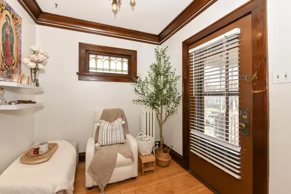 3271 S 10th St, Milwaukee, WI 53215