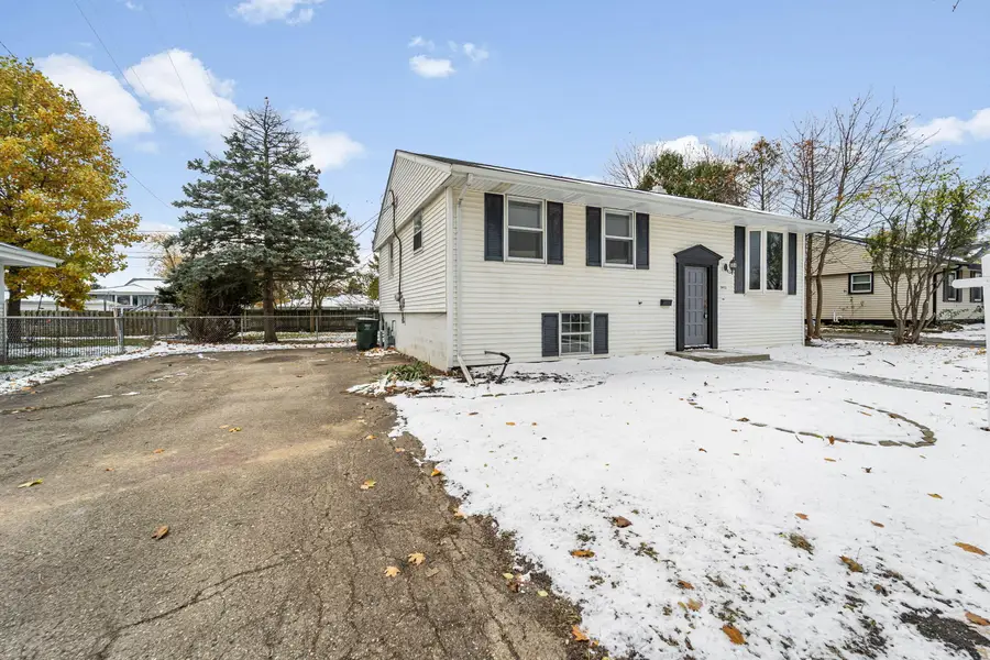 9433 Hulda Dr, Sturtevant, WI 53177 - Image #2