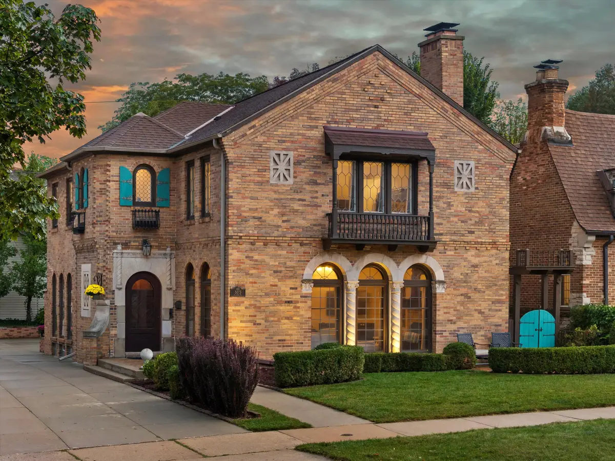 5073 N Lake Dr, Whitefish Bay, WI 53217 - Image #1