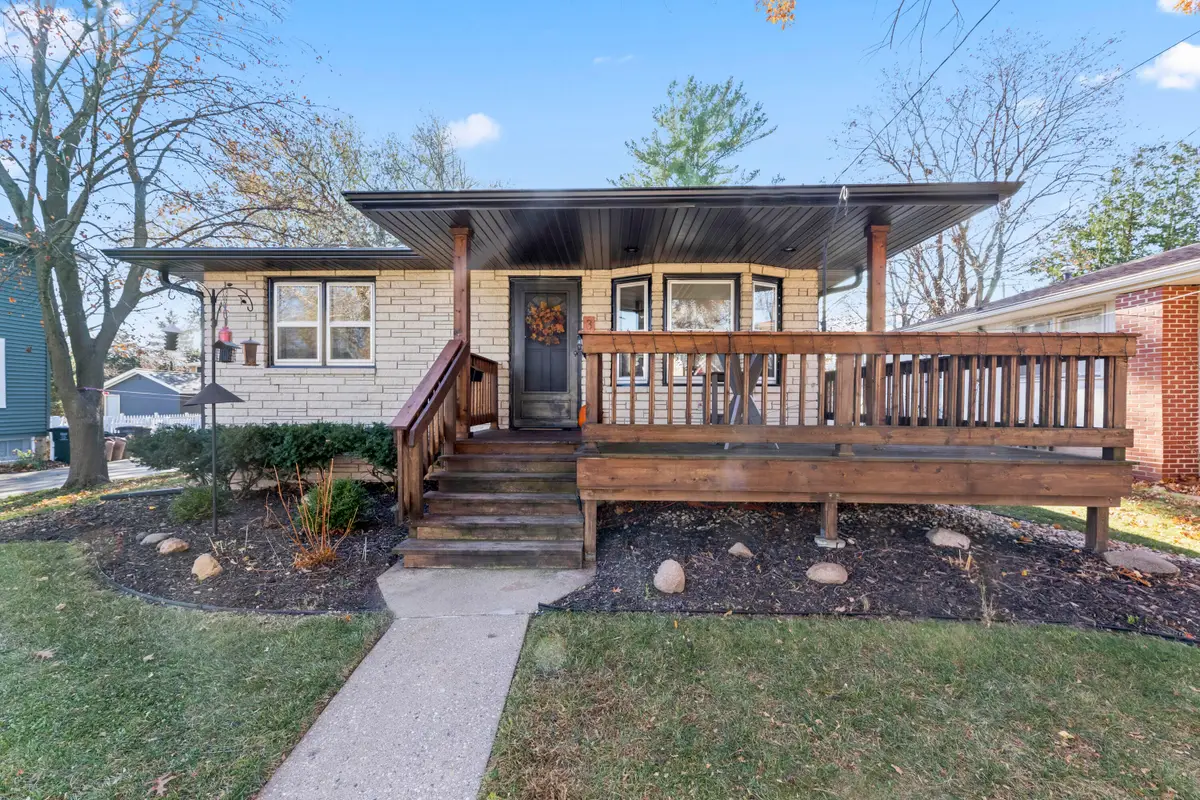 341 W 4th St, Oconomowoc, WI 53066 - Image #1