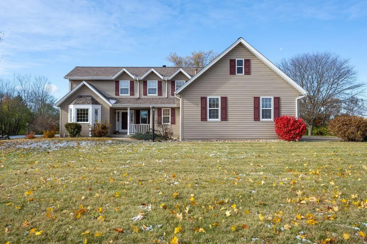 S81W30467 Bailey Ln, Mukwonago, WI 53149 - Image #1