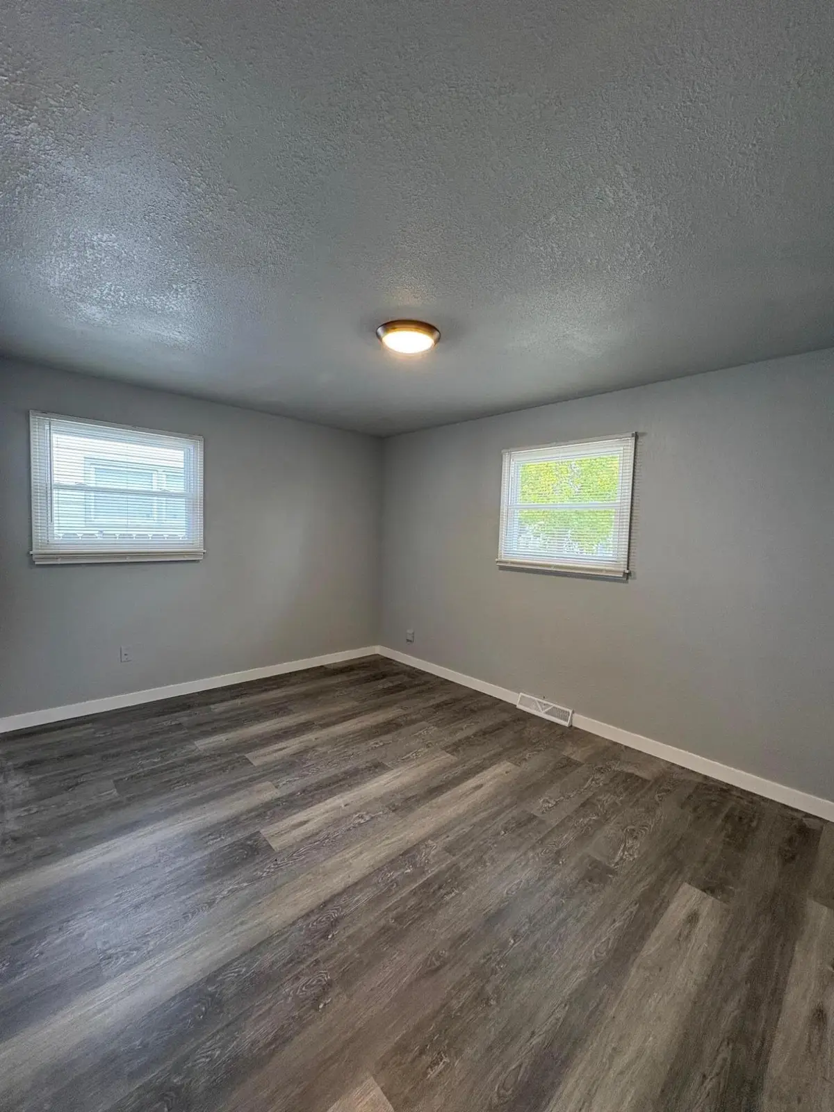 4921 N 58th St, Milwaukee, WI 53218 - Image #1