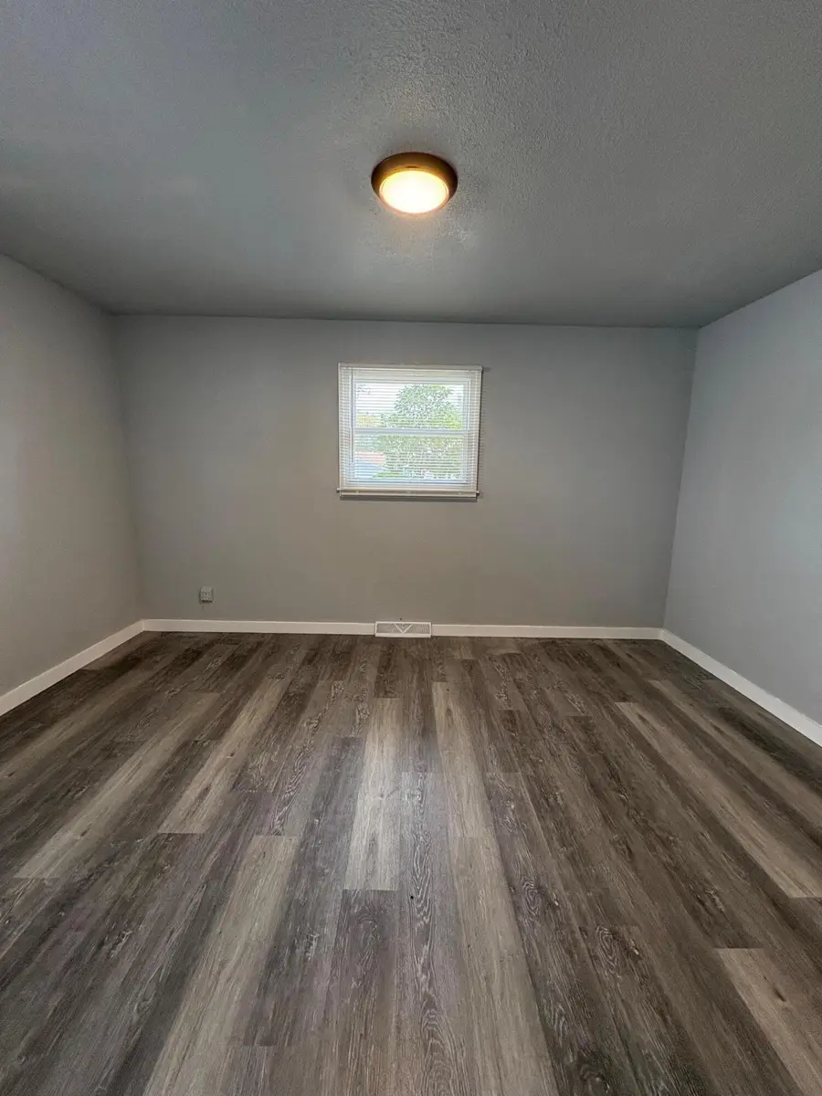 4921 N 58th St, Milwaukee, WI 53218 - Image #2