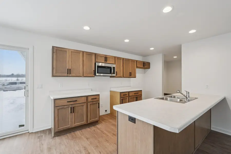 1055 Fairway Ct, Sheboygan Falls, WI 53085 - Image #2