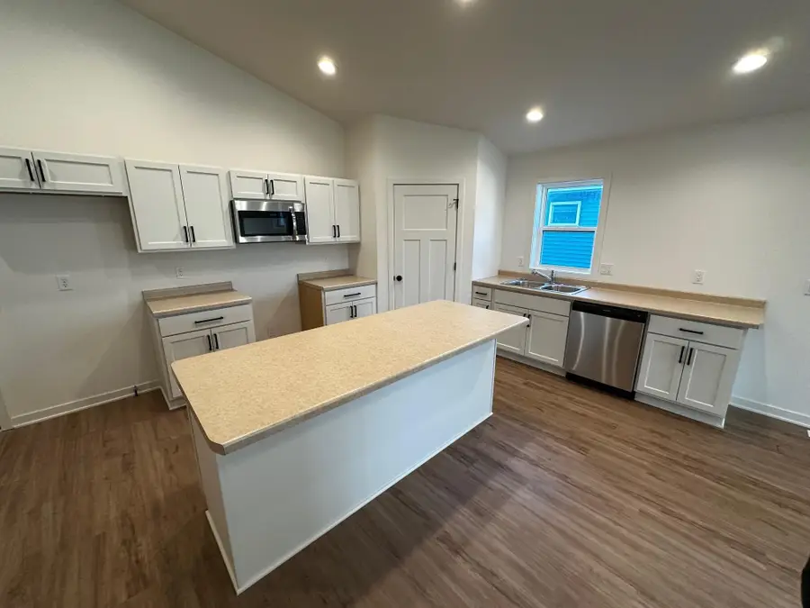 1059 Fairway Ct, Sheboygan Falls, WI 53085 - Image #3