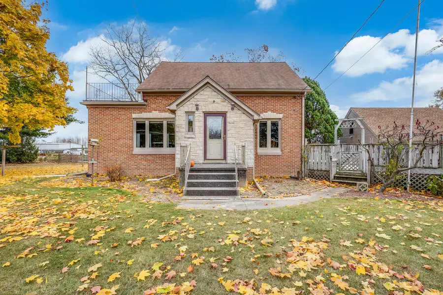 4729 Vista Rd, Manitowoc, WI 54220 - Image #2