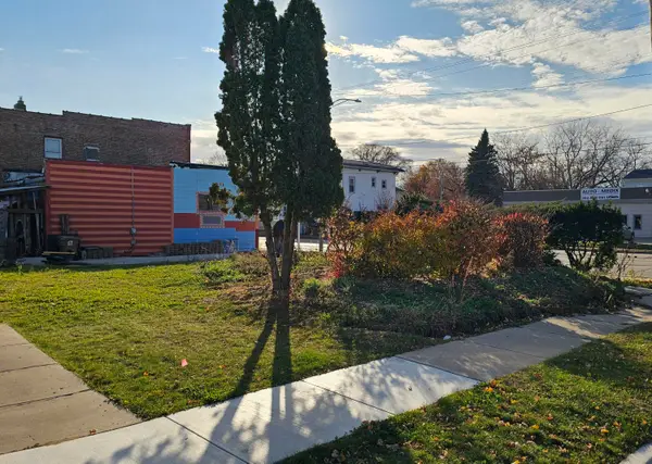 823 45th St, Kenosha, WI 53140