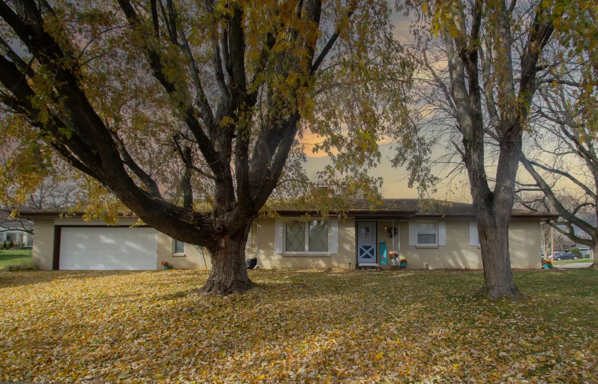 2 Riverdale Cir, Watertown, WI 53094 - Image #1