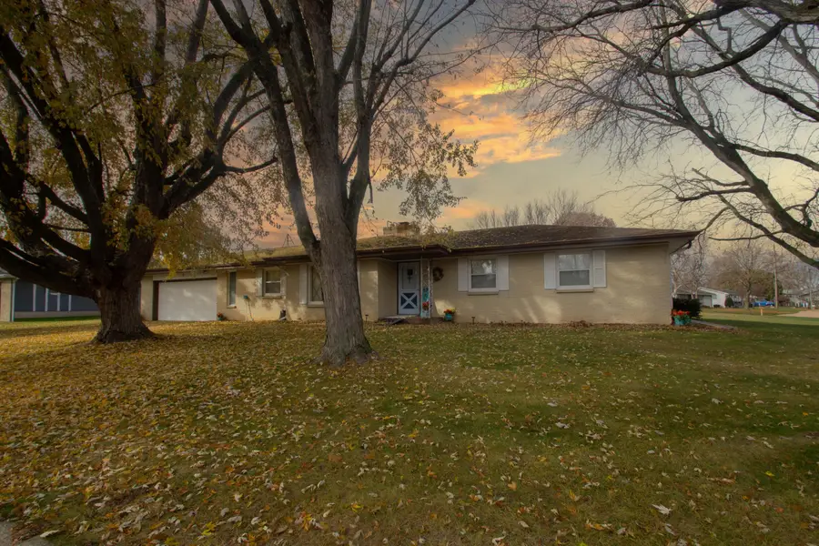 2 Riverdale Cir, Watertown, WI 53094 - Image #3