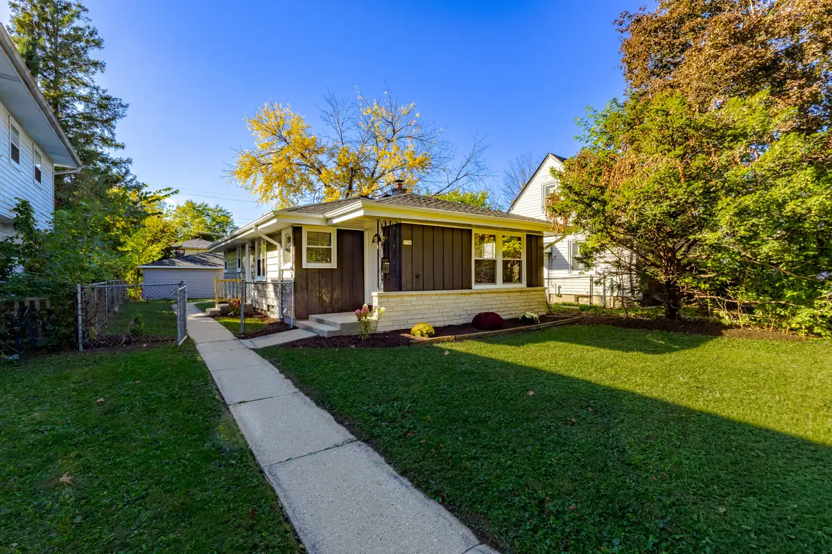 5709 N 93rd St, Milwaukee, WI 53225 - Image #1