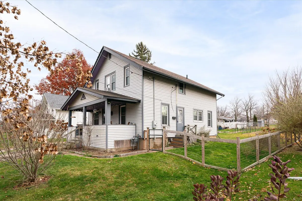 307 E Broadway St, Viroqua, WI 54665 - Image #1