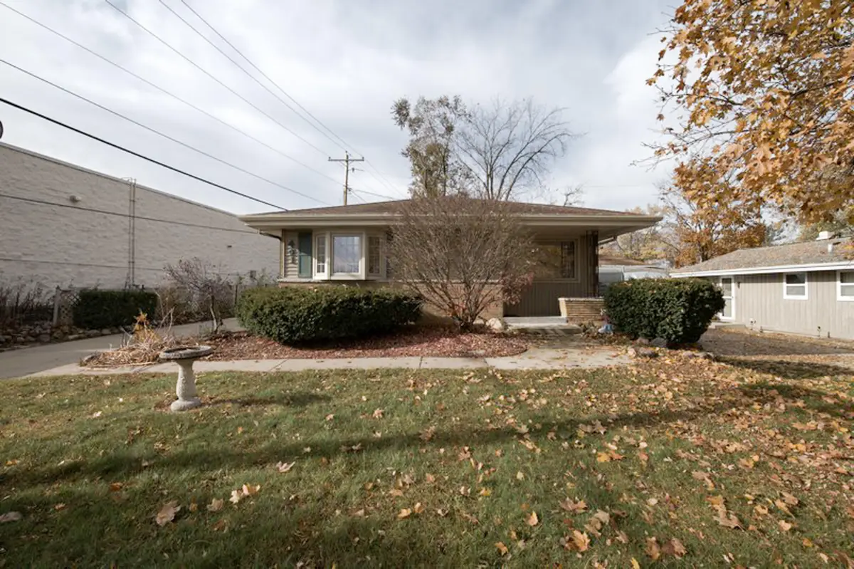 441 N 112th St, Wauwatosa, WI 53226 - Image #1