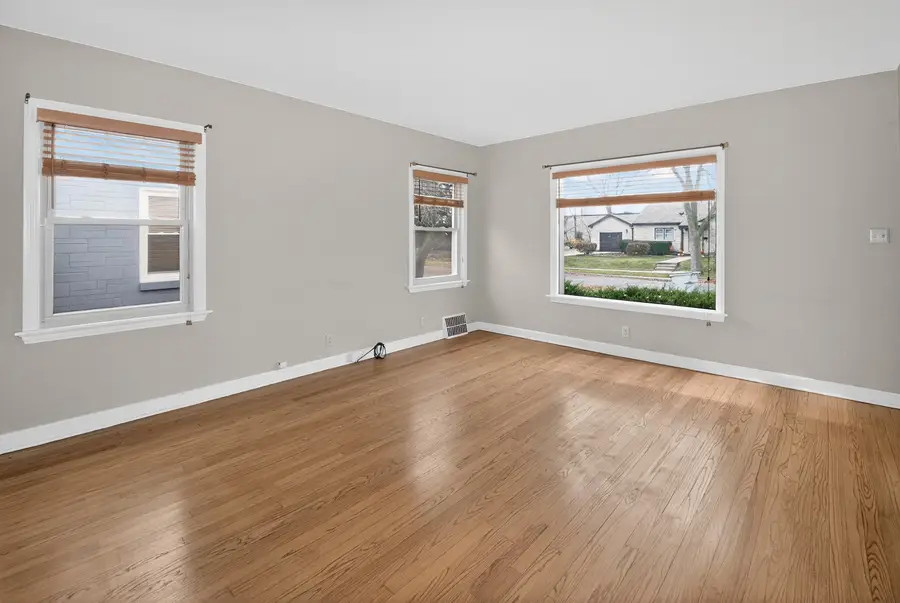 4112 S Burrell St, Milwaukee, WI 53207 - Image #2