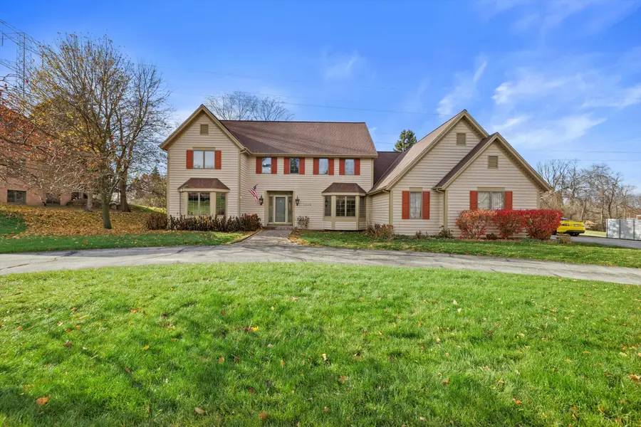 1825 Derrin Ln, Brookfield, WI 53045 - Image #2