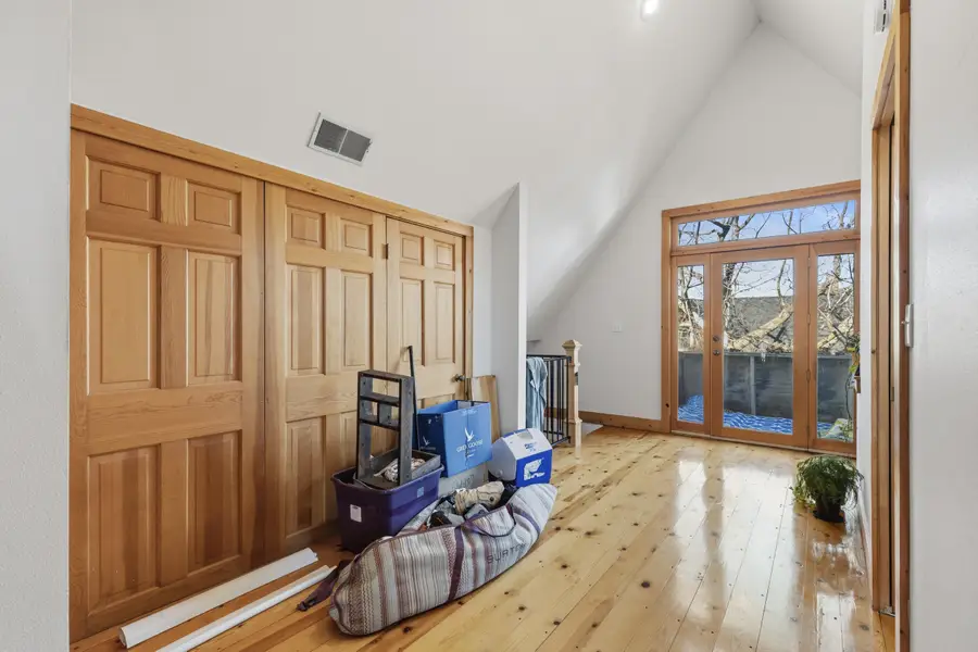 1138 E Hamilton St, Milwaukee, WI 53202 - Image #2