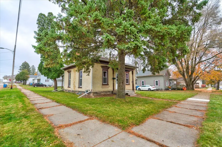 401 S Montgomery St, Watertown, WI 53094 - Image #3