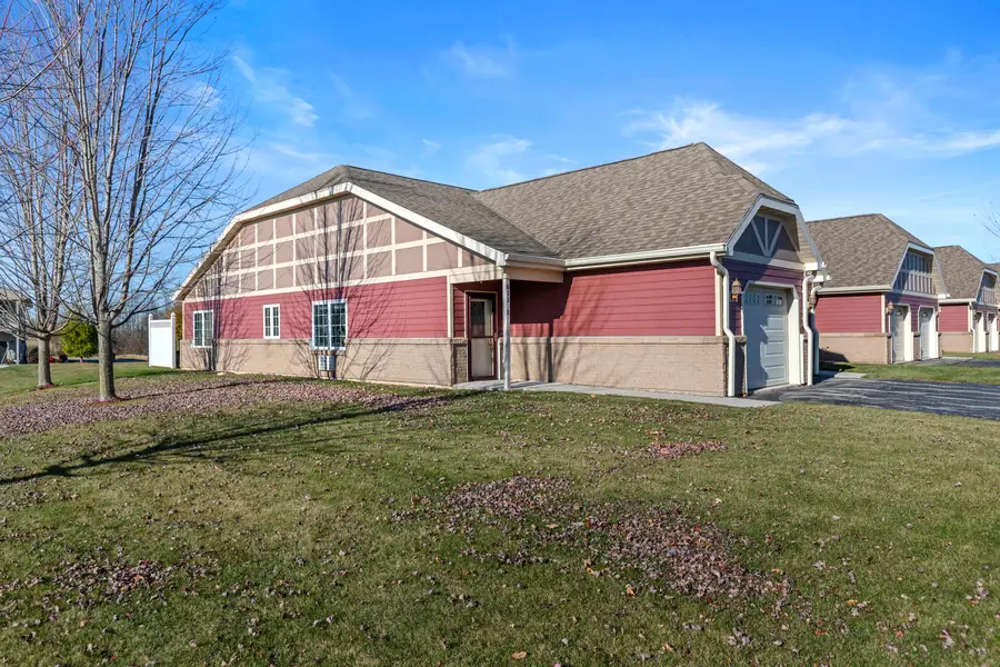 611 Danube Ct, Sheboygan Falls, WI 53085 - Image #2