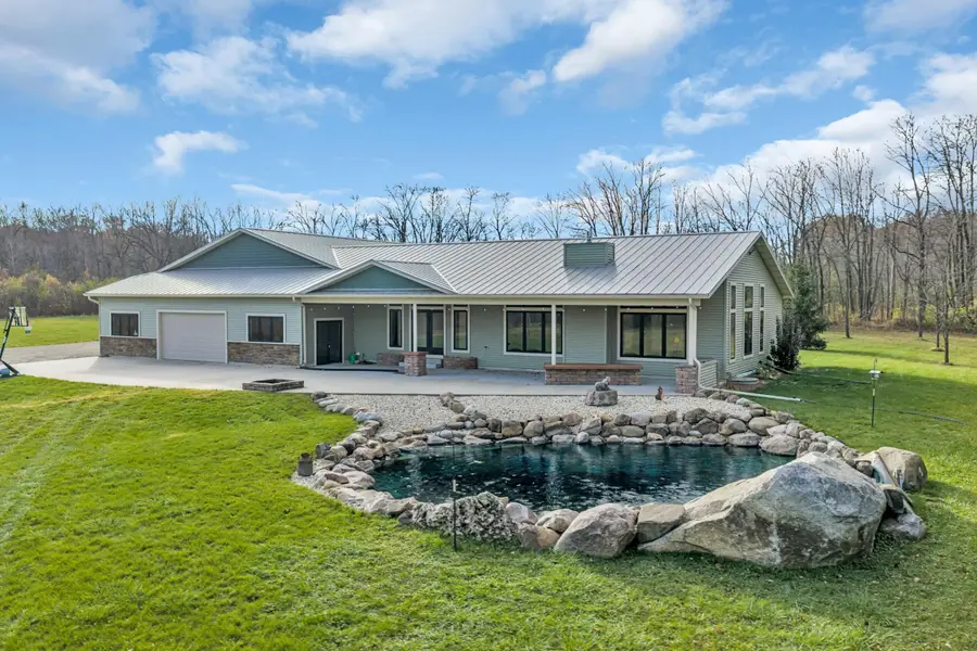 8431 Big Bend Rd, Waterford, WI 53185 - Image #2