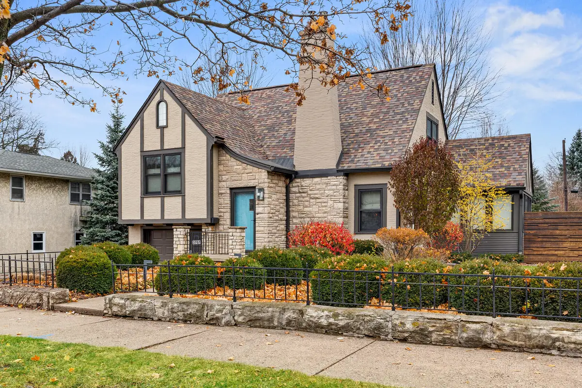 2707 Main St, La Crosse, WI 54601 - #1