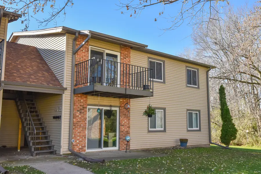 W170N11583 Armada Dr, Germantown, WI 53022 - Image #2