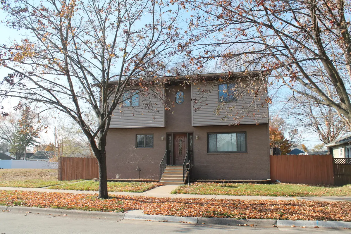 2027 Charles St, La Crosse, WI 54603 - Image #1