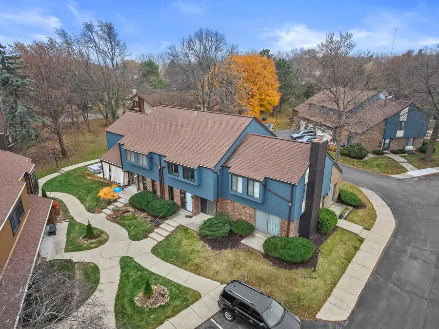 8628 N Servite Dr, Milwaukee, WI 53223 - Image #2