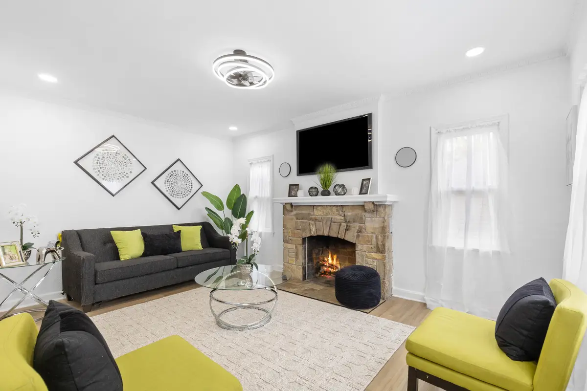 1229 W Olive St, Milwaukee, WI 53209 - Image #1