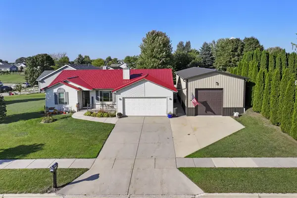 1511 Birchwood St, Delavan, WI 53115