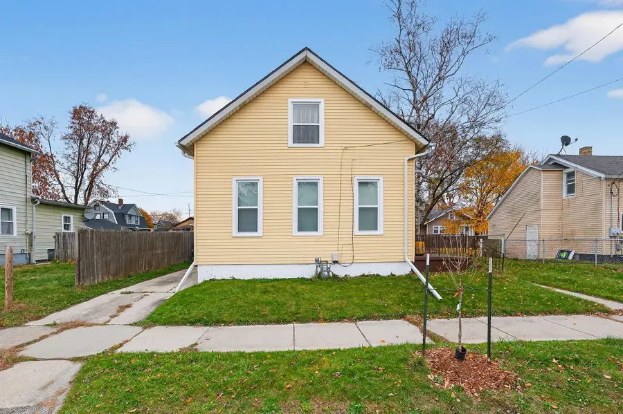 1609 St Clair St, Racine, WI 53403 - Image #2