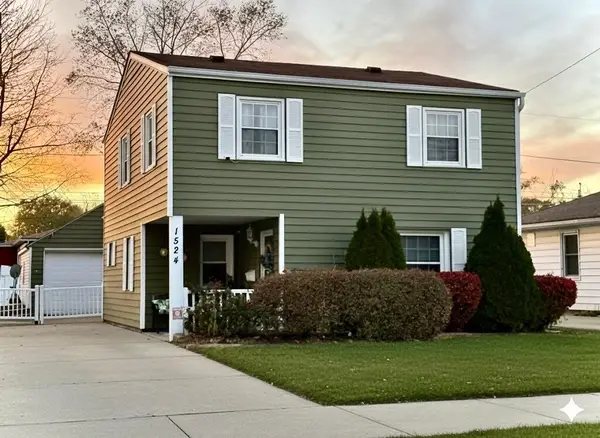 1524 Orchard St, Racine, WI 53405