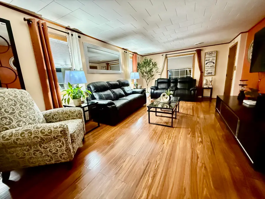 1524 Orchard St, Racine, WI 53405 - Image #2