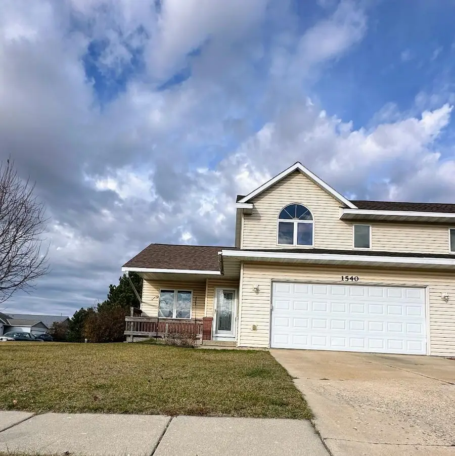 1540 Radhika St, Fort Atkinson, WI 53538 - Image #2