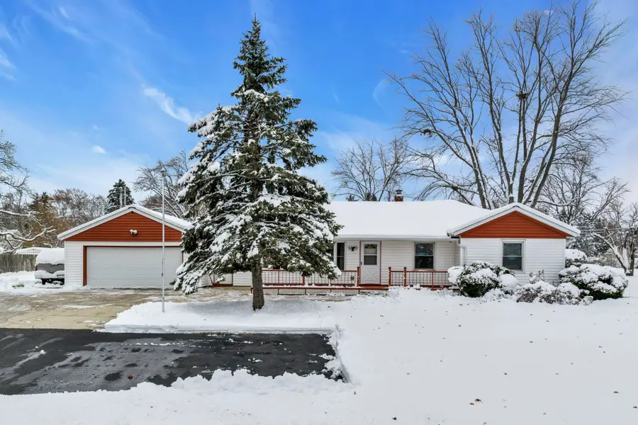 3349 E Puetz Rd, Oak Creek, WI 53154 - Image #2