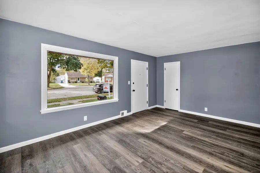 2220 W Neil Pl, Milwaukee, WI 53209 - Image #2