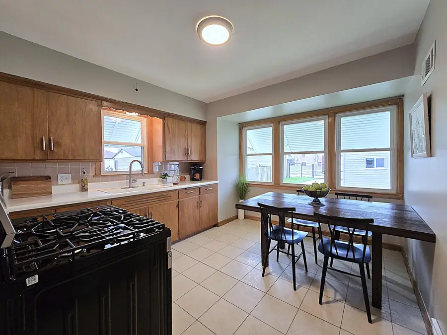 4487 N 21st St, Milwaukee, WI 53209 - Image #2