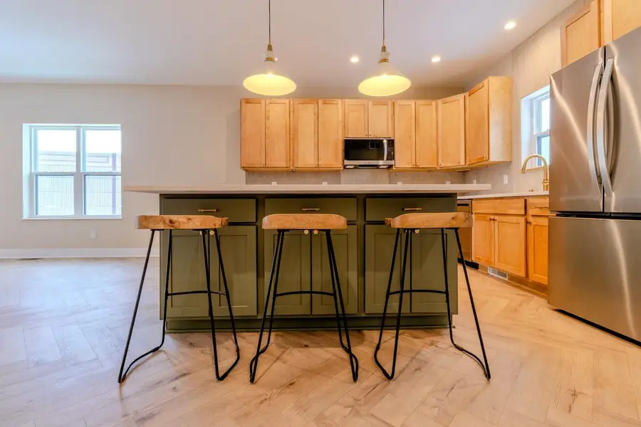 1800 E Hillcrest Ave, Milwaukee, WI 53207 - Image #3