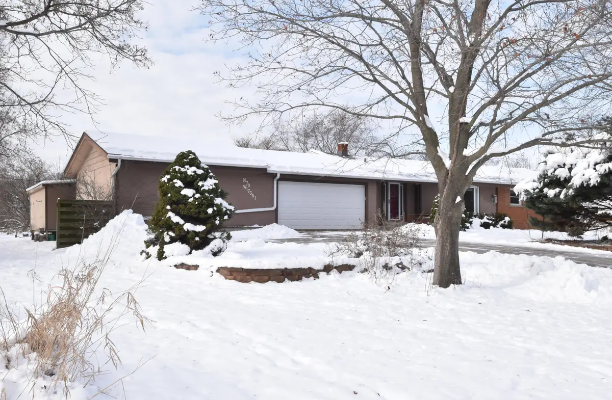 N70W17357 Fawn Ave, Menomonee Falls, WI 53051 - Image #1