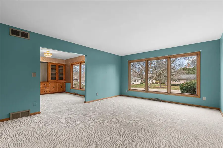 7525 N Redwood Rd, Glendale, WI 53209 - Image #3