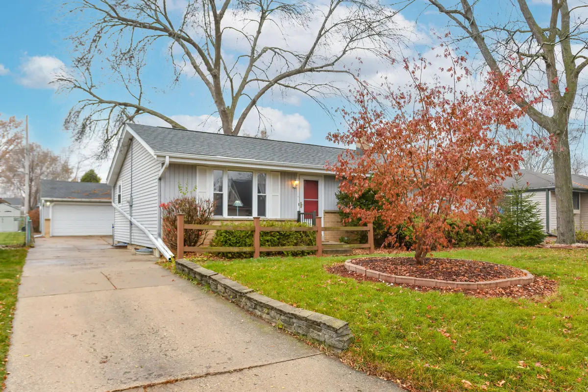 6369 N 101st St, Milwaukee, WI 53225 - Image #1