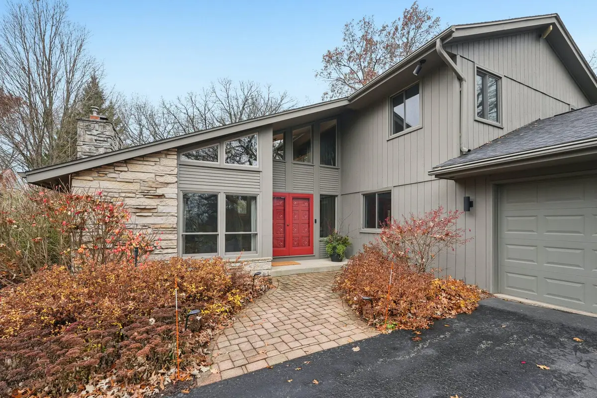 W332S4375 Saddleback Dr, Genesee, WI 53118 - Image #1
