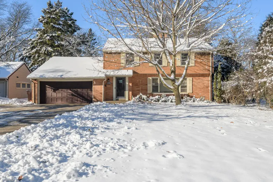 902 Lake Dr, South Milwaukee, WI 53172 - Image #2