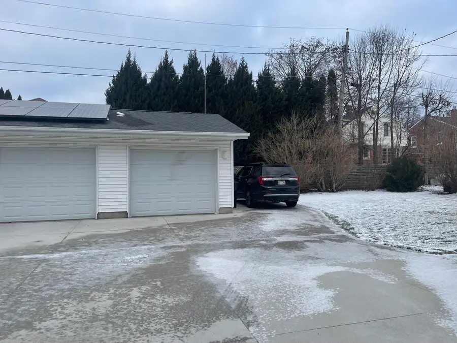 526 Pinetree Rd, Kohler, WI 53044 - Image #2