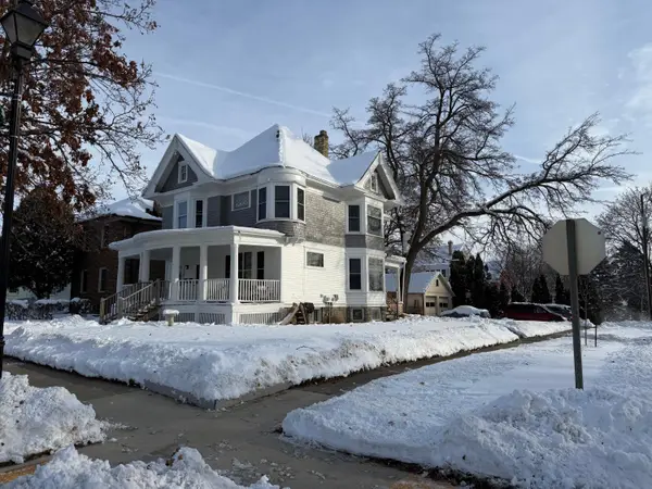 215 S Church St, Watertown, WI 53094