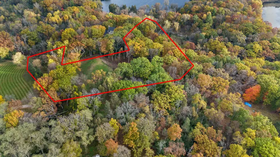 6644 N Shawmoors Dr, Chenequa, WI 53029 - Image #3