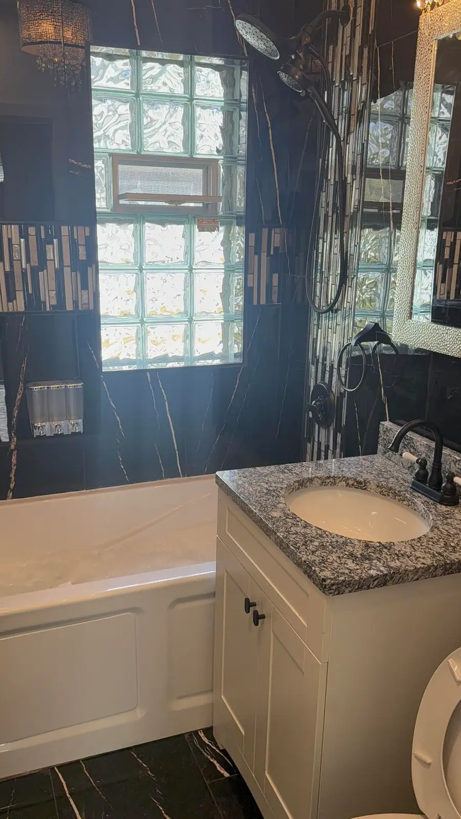 5547 N 37th St, Milwaukee, WI 53209 - Image #2