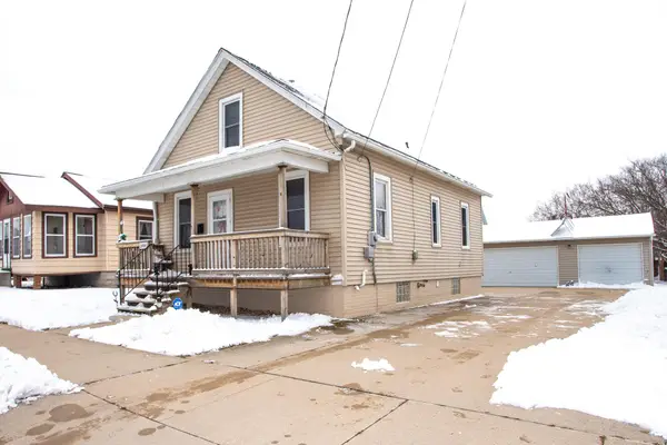 2404 Jackson St, Two Rivers, WI 54241