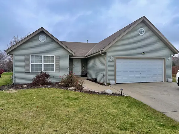 3010 W Kimberly Ave, Greenfield, WI 53221
