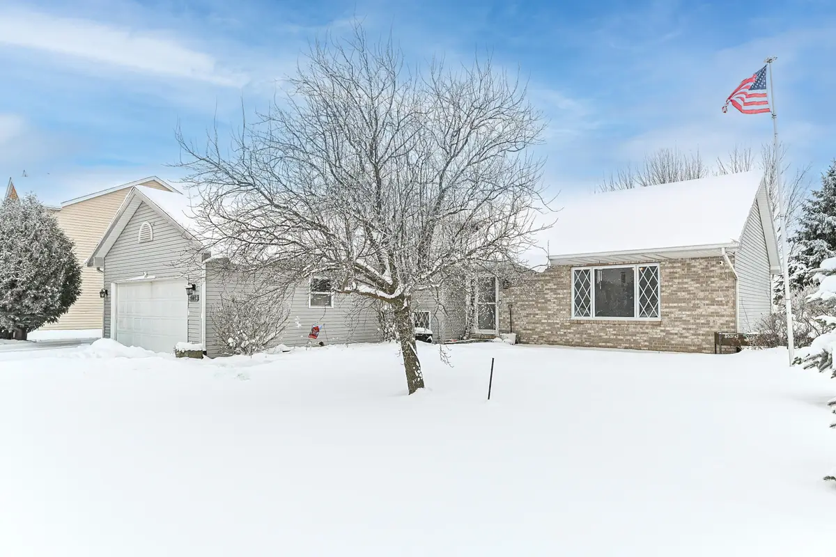 107 Prairie Dr, Walworth, WI 53184 - Image #1